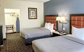 Quality Inn Airport - Cruise Port